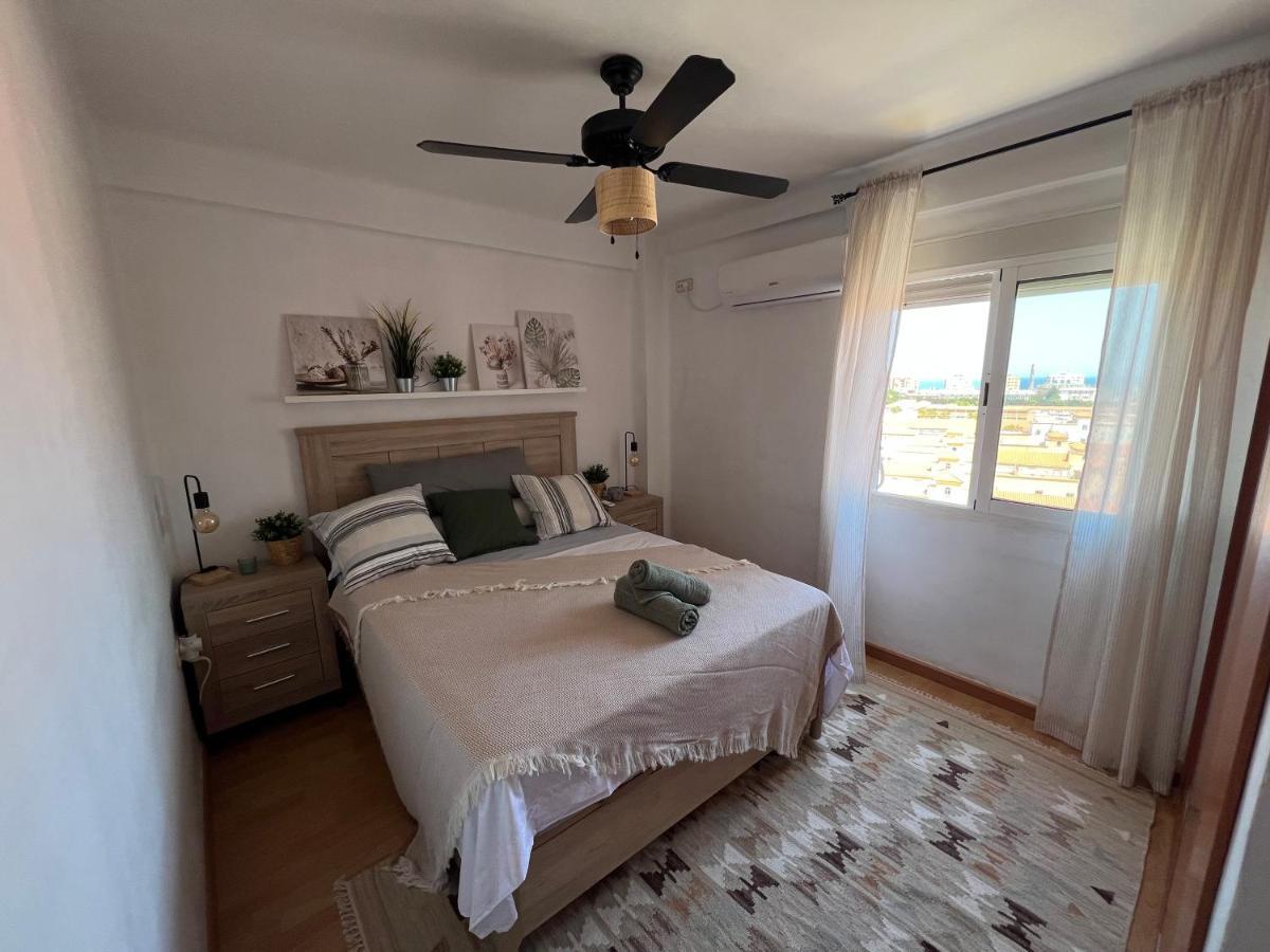 3 Bedrooms Apt With The Sea View Малага Экстерьер фото